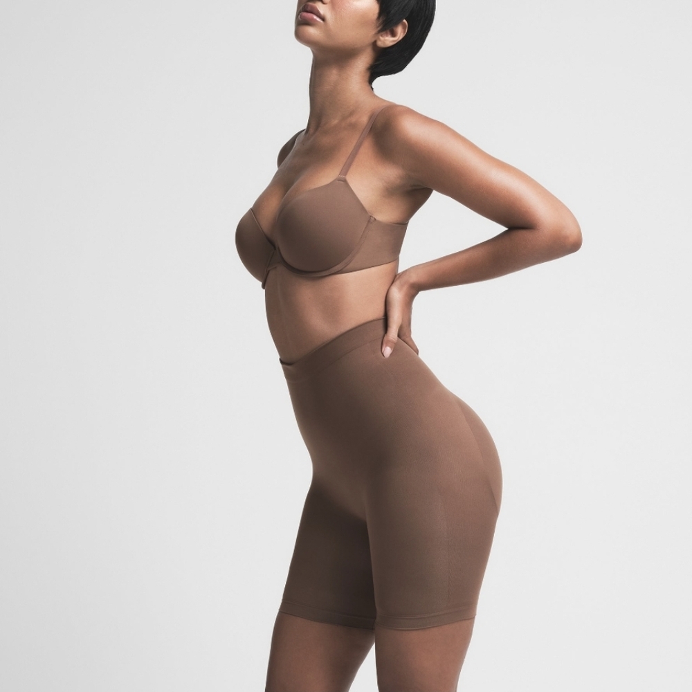 SKIMS Seamless Sculpt Mid Waist Mid Thigh Short Size:XS Jasper